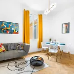 2 Steps From Sea - Air Conditioning - 2 Bedrooms - Kitchen - Wifi - Tramway Nice