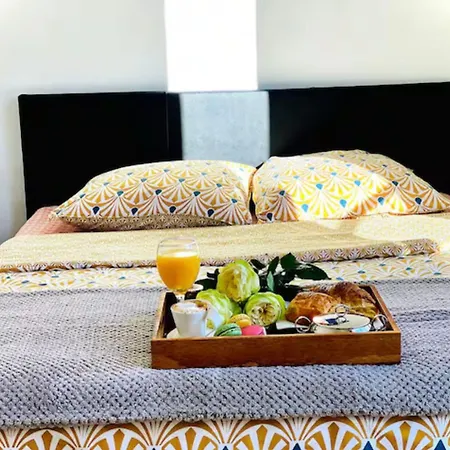 2 Steps From Sea - Air Conditioning - 2 Bedrooms - Kitchen - Wifi - Tramway Nice