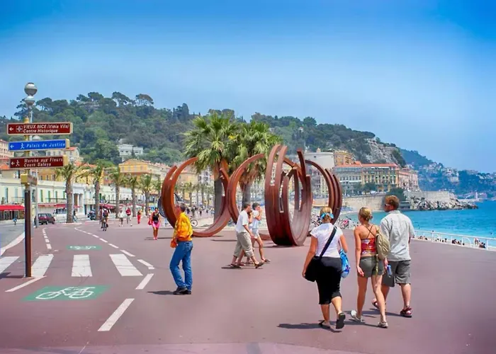 2 Steps From Sea - Air Conditioning - 2 Bedrooms - Kitchen - Wifi - Tramway