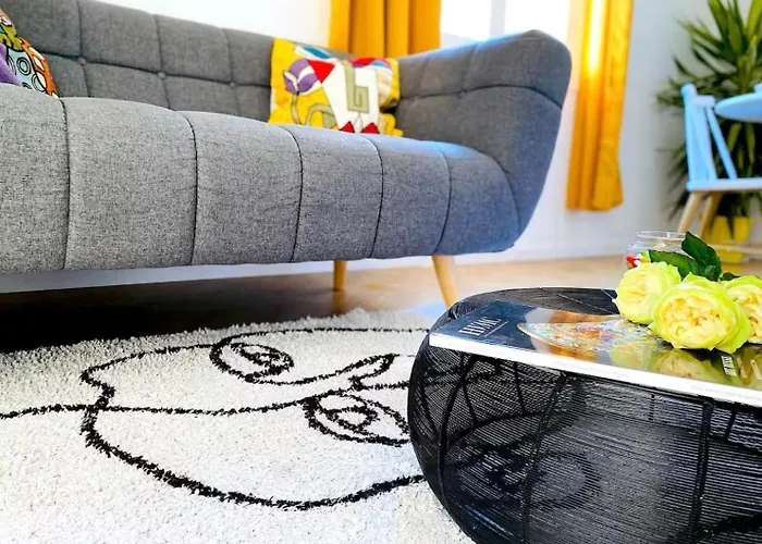 Appartement 2 Steps From Sea - Air Conditioning - 2 Bedrooms - Kitchen - Wifi - Tramway