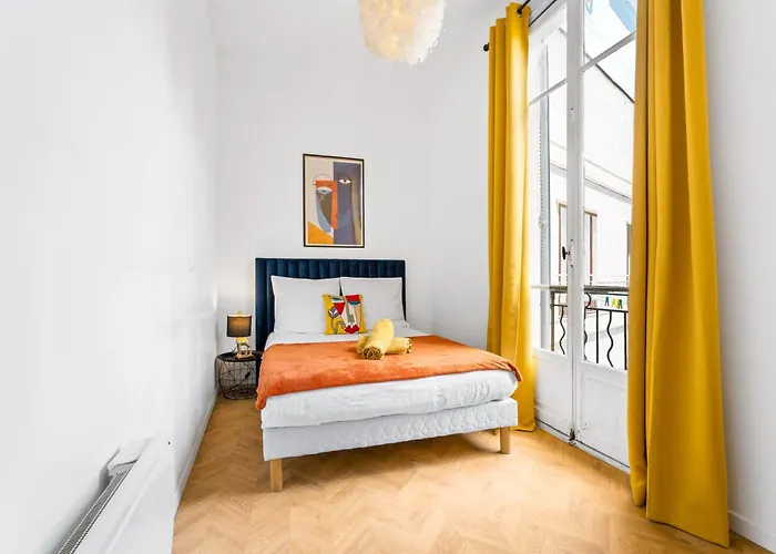 2 Steps From Sea - Air Conditioning - 2 Bedrooms - Kitchen - Wifi - Tramway