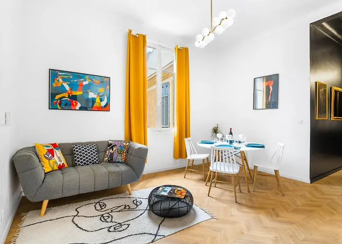 2 Steps From Sea - Air Conditioning - 2 Bedrooms - Kitchen - Wifi - Tramway Nice