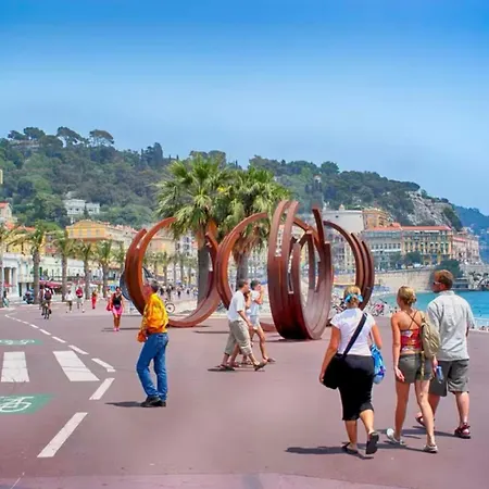 2 Steps From Sea - Air Conditioning - 2 Bedrooms - Kitchen - Wifi - Tramway