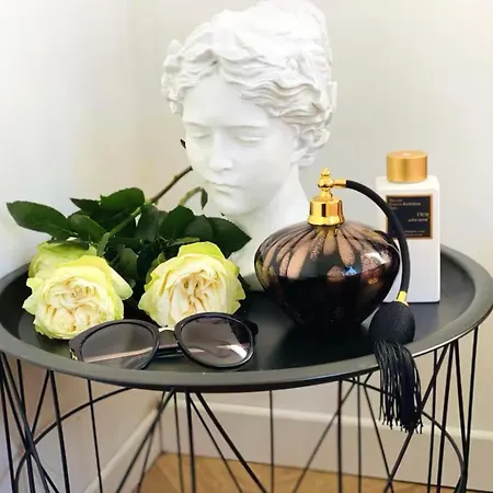 Διαμέρισμα 2 Steps From Sea - Air Conditioning - 2 Bedrooms - Kitchen - Wifi - Tramway